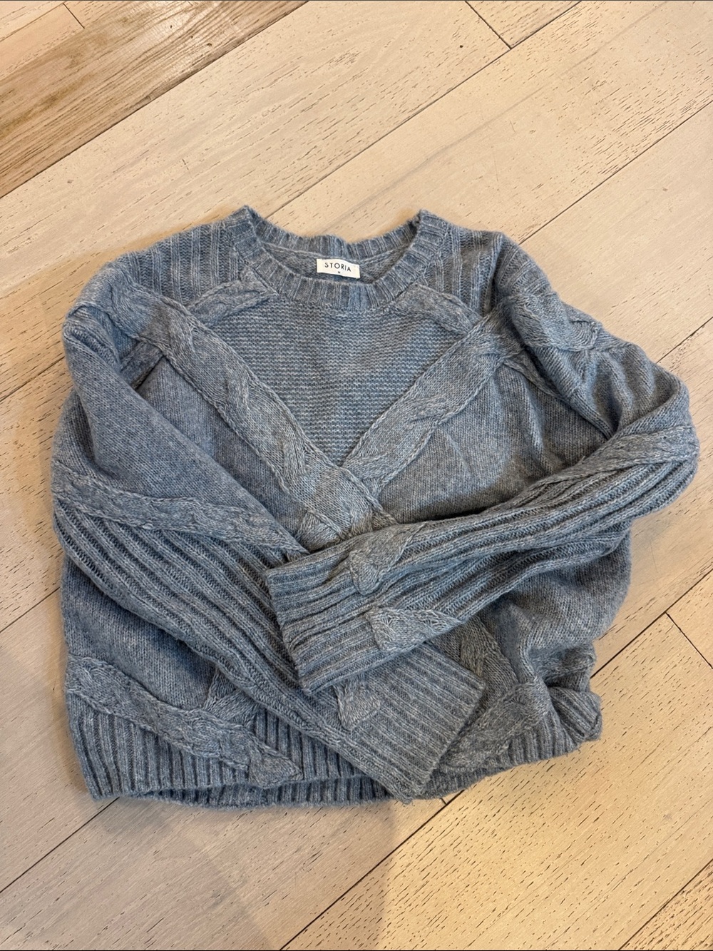 Storia Gray Cable Crew Neck Sweater